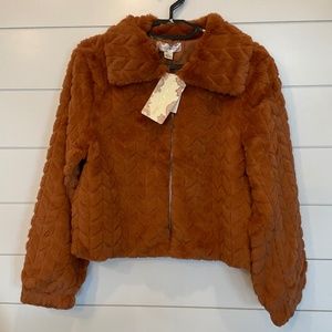 #786 NWT BAND OF THE FREE  FAUX FUR JACKET COLOR: COCO SIZE: MEDIUM